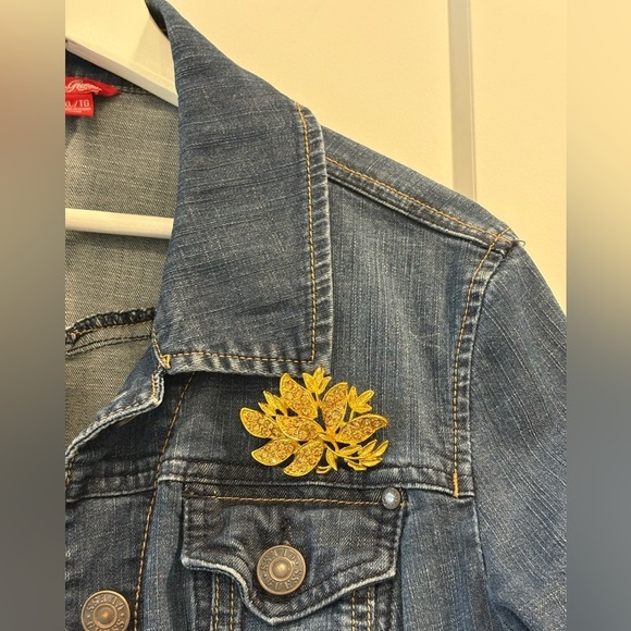 Old Hollywood Style Gold Tone Glam Floral Leaf Brooch Pin - Picture 6 of 7